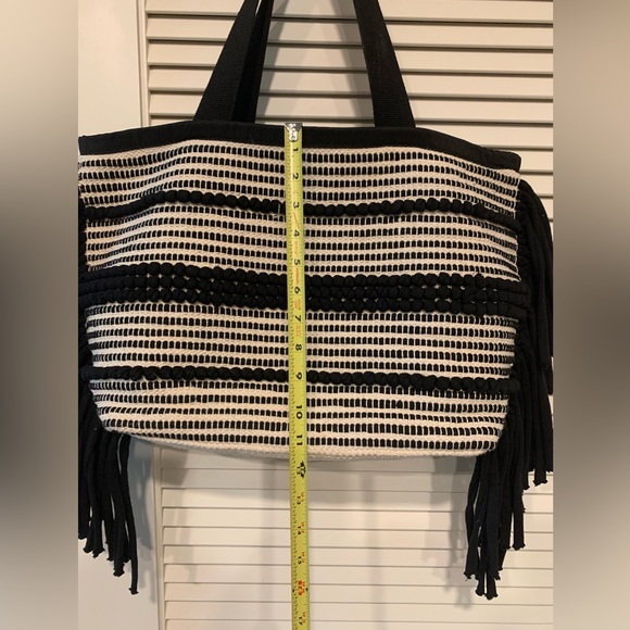 H&M Jacquard Weave Tote - Picture 5 of 6